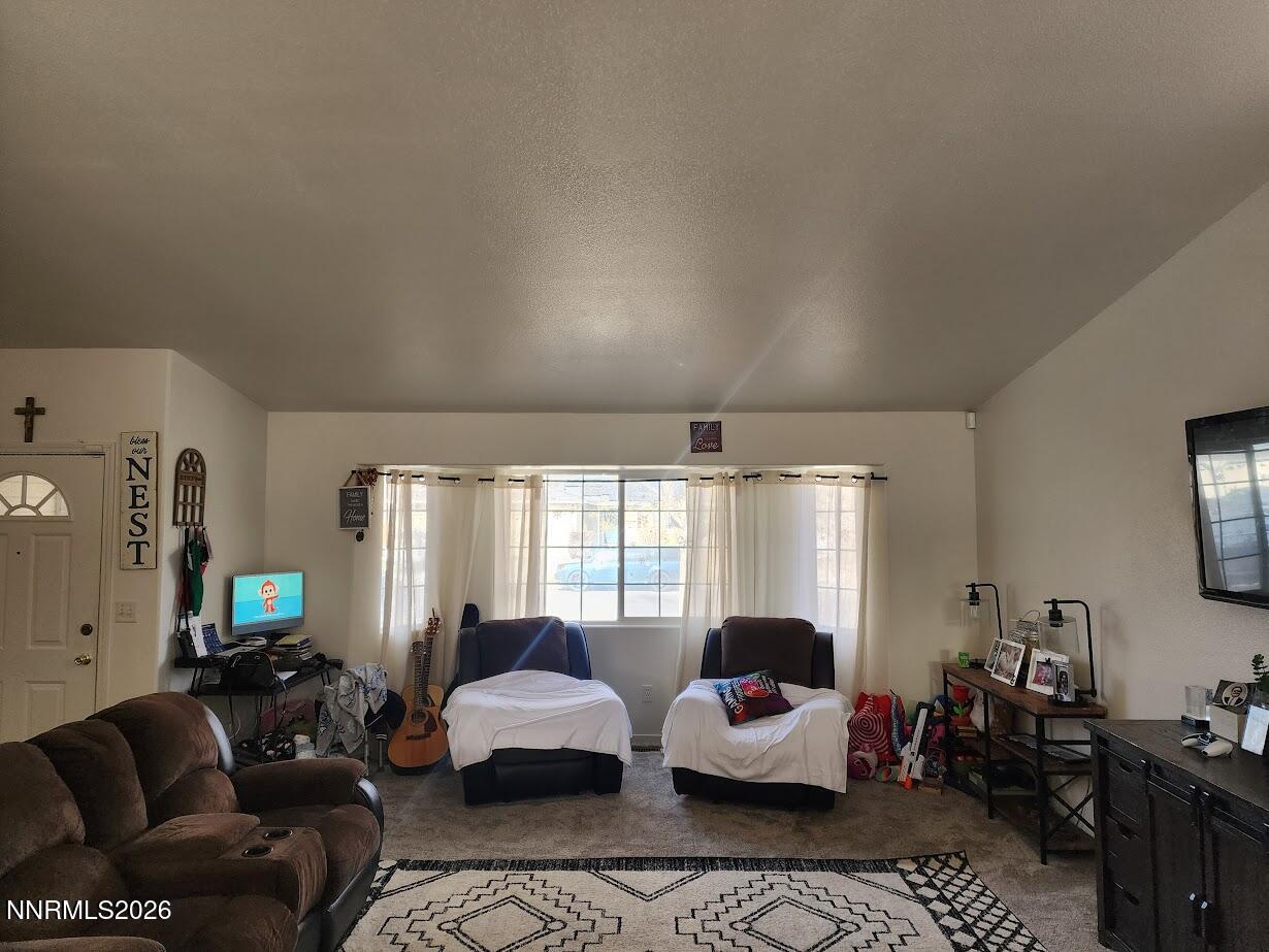 605 Nader Way Fernley, NV 89408 - Photo 6 of 21 living