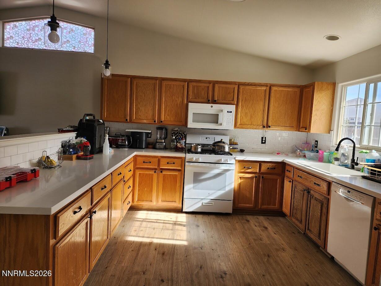 605 Nader Way Fernley, NV 89408 - Photo 8 of 21 kitchen main