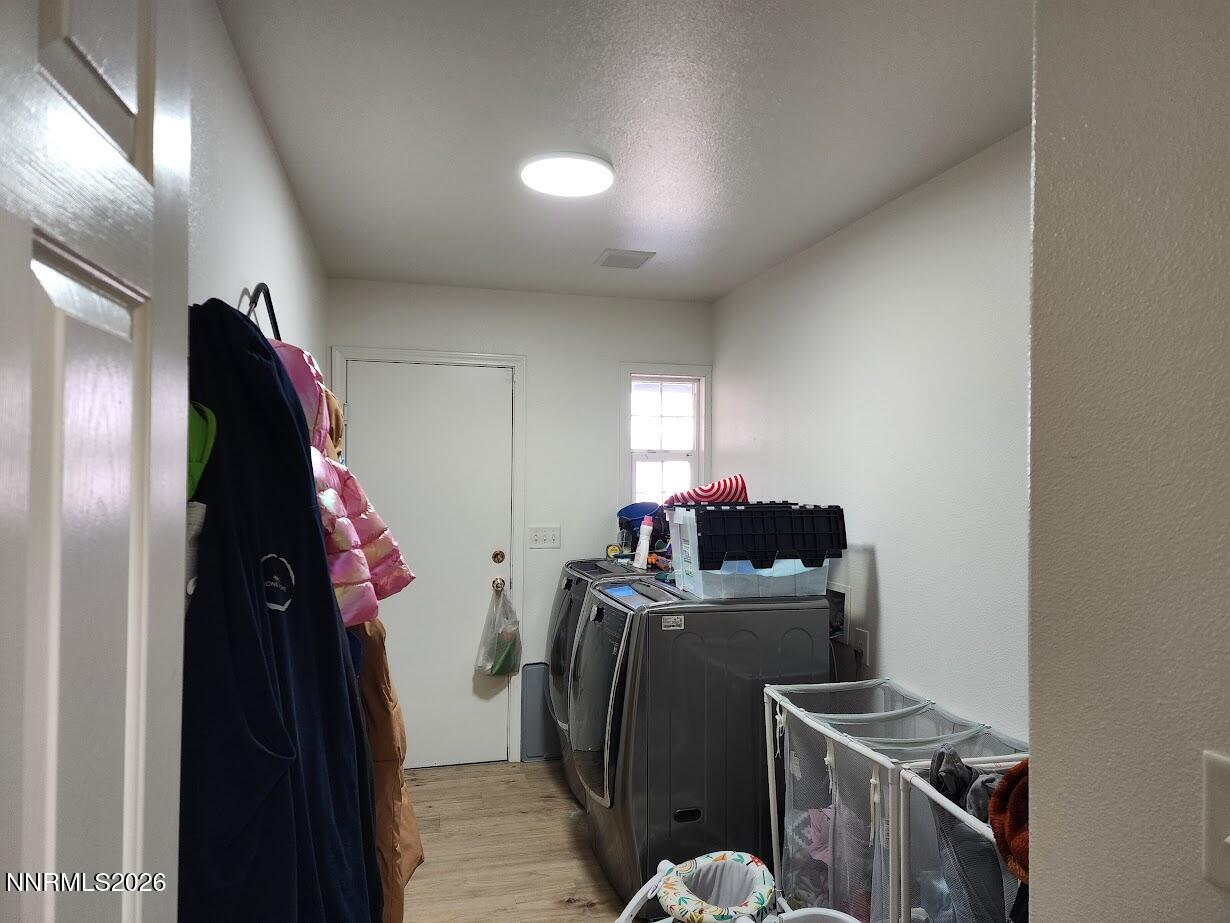 605 Nader Way Fernley, NV 89408 - Photo 10 of 21 laundry room