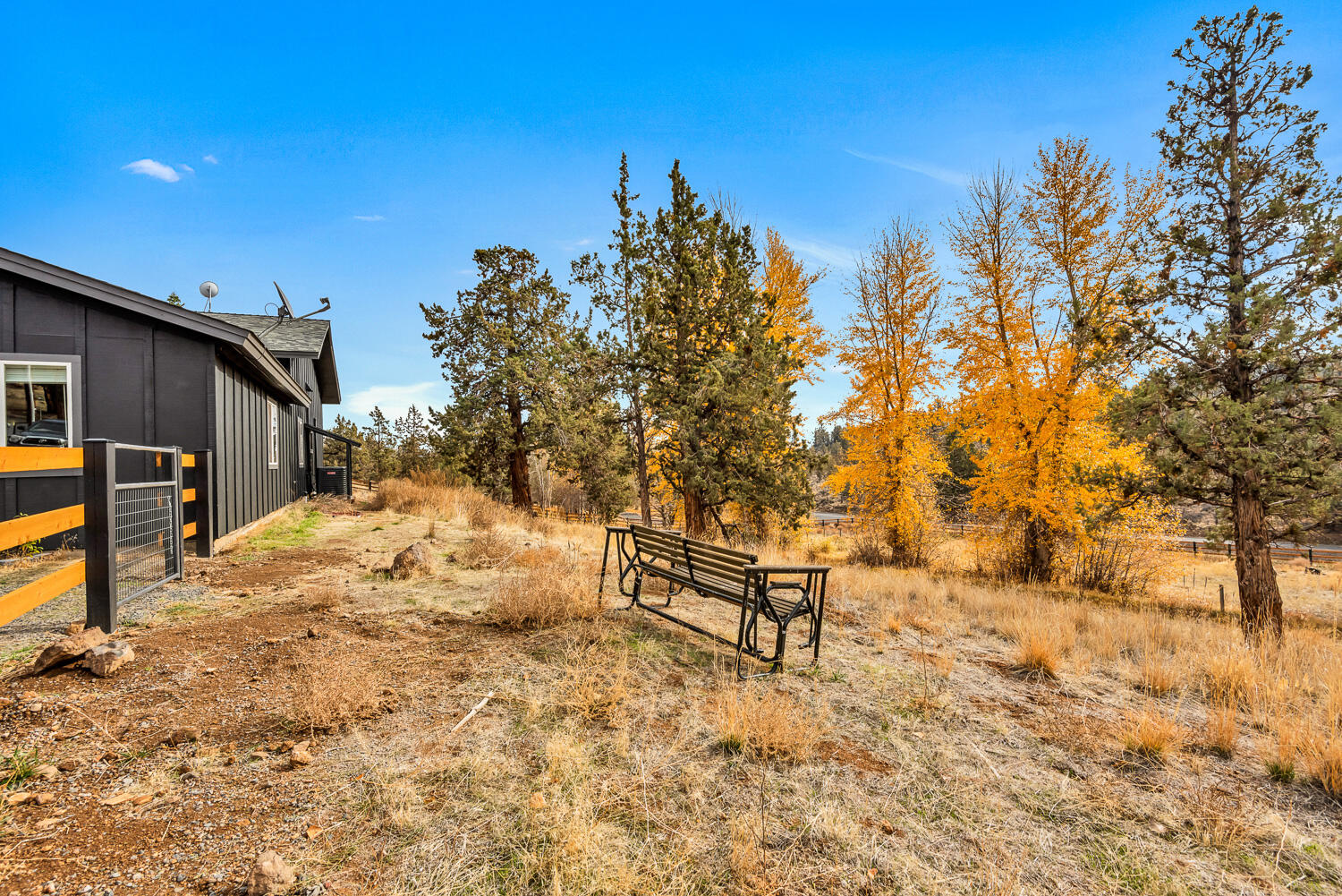 19250 Dayton Road Bend, OR 97703 - Photo 6 of 49 OReilly_20211103_6_141768_72ppi