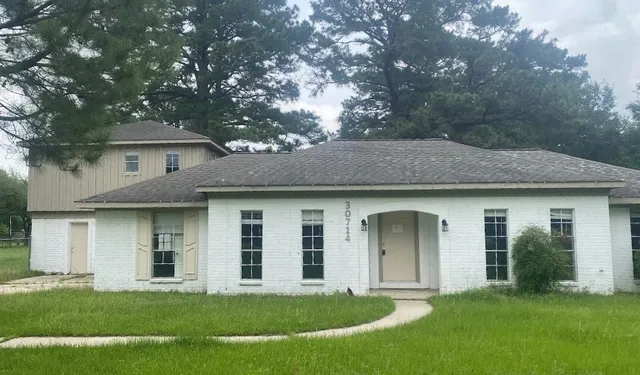 $329,999 | 30714 Meadow Wood Drive, Magnolia, TX 77354