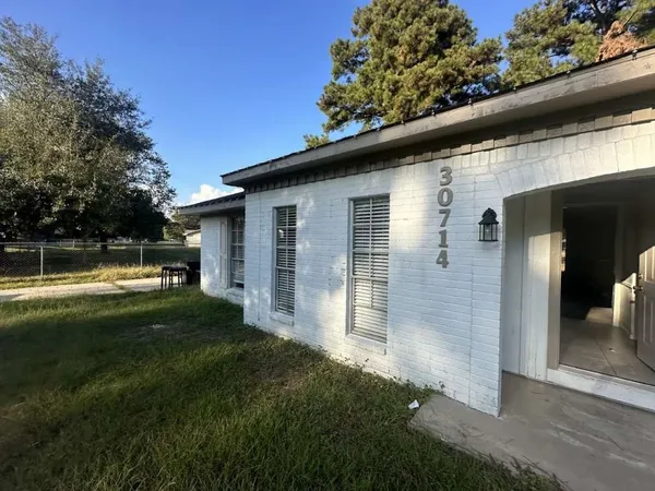 $319,999 | 30714 Meadow Wood Drive, Magnolia, TX 77354