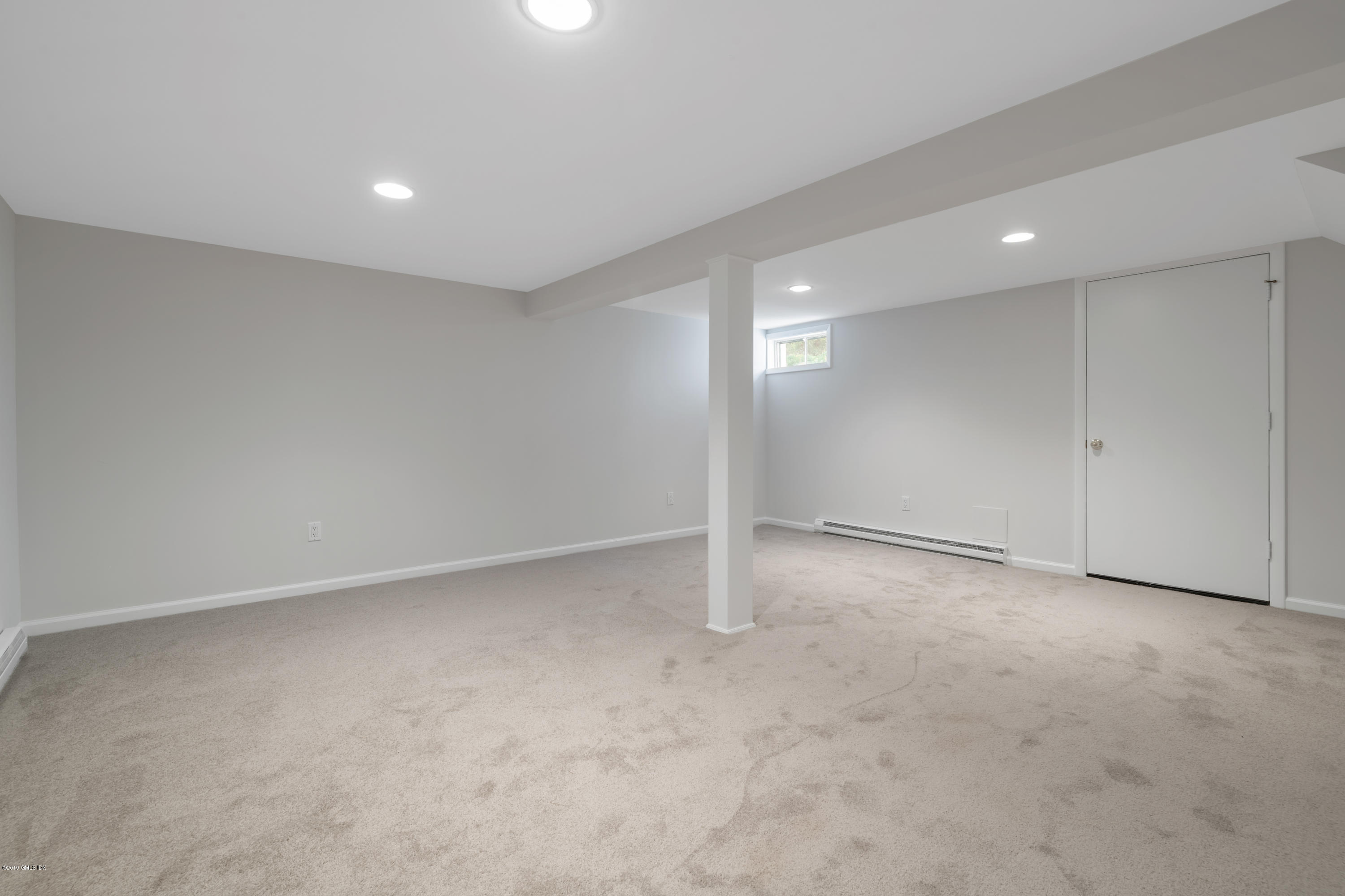 10 Oxer Place Greenwich, CT 06830 - Photo 18 of 22 a view of an empty room