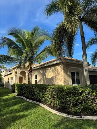 $779,990 | 4321 Willow Ridge Drive, Weston, FL 33331