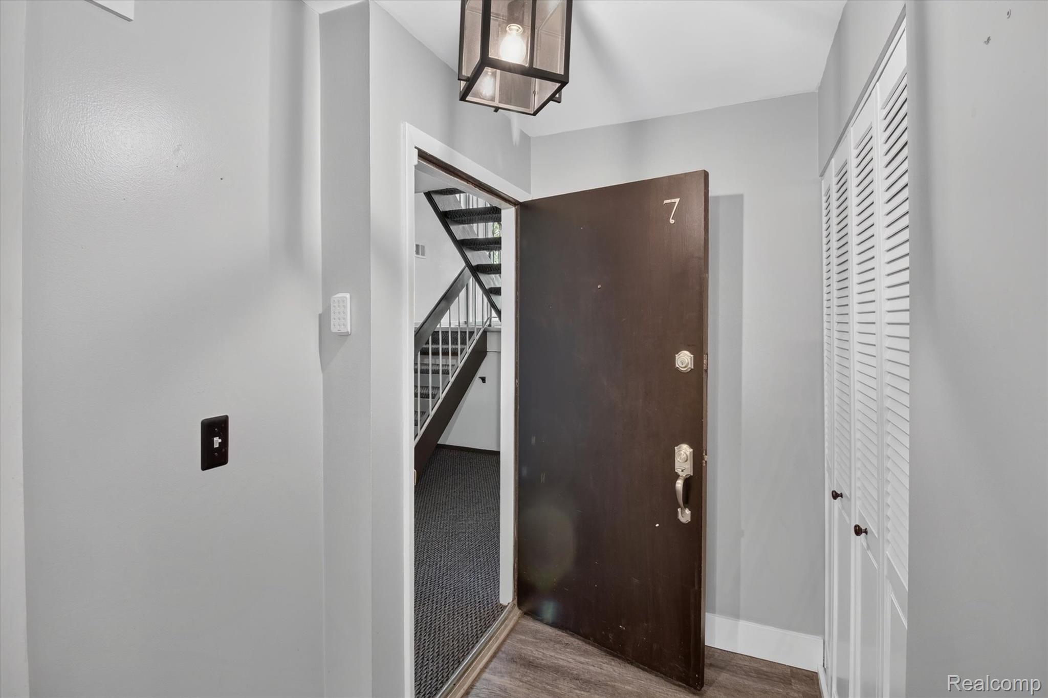 1695 Riverside Drive, Unit 7 Rochester, MI 48309 - Photo 6 of 31 07-1695-Riverside-Dr-Unit-7-Windowstill.jpg