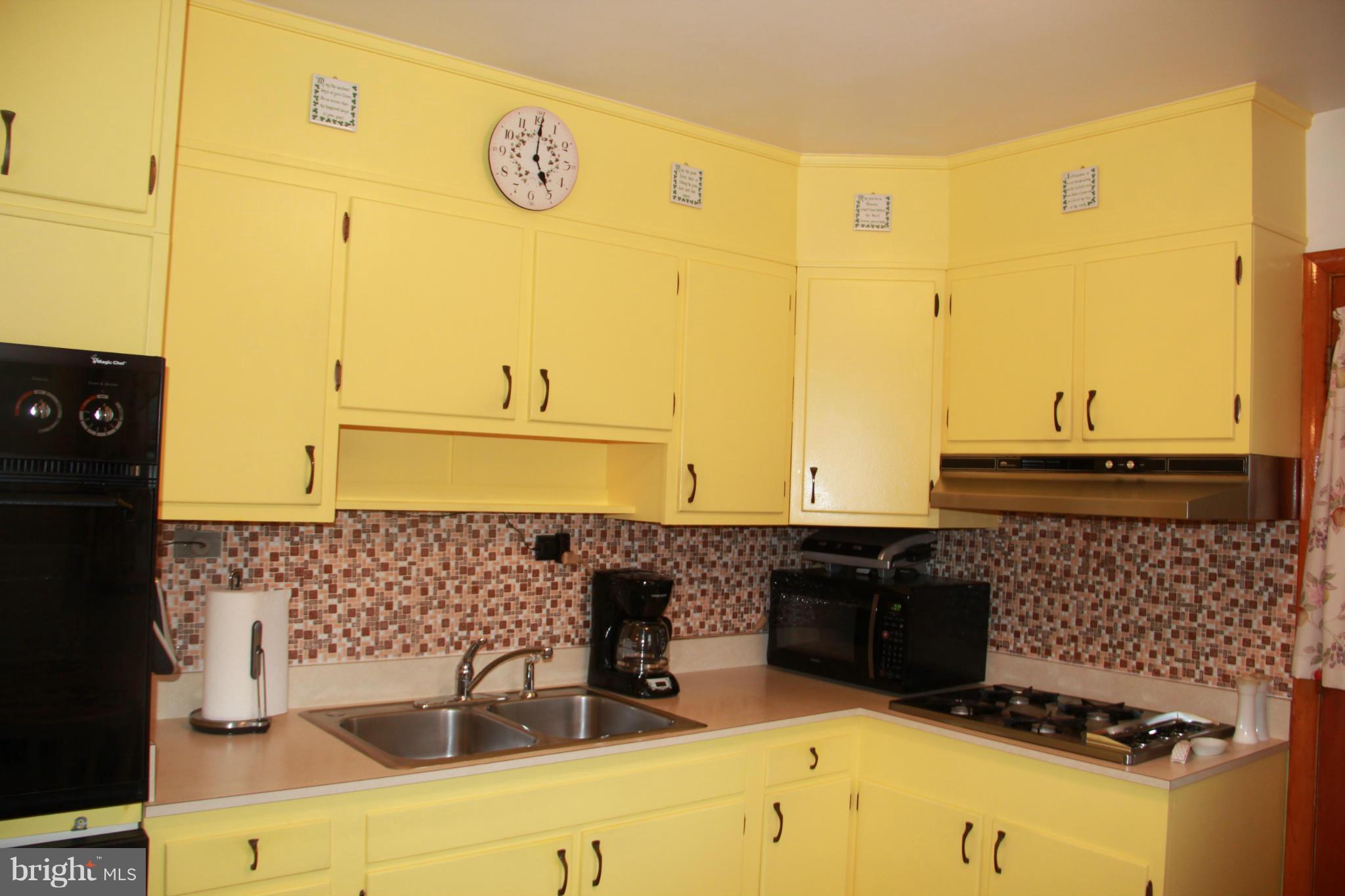 8912 Parlo Road Baltimore, MD 21236 - Photo 11 of 28 Kitchen