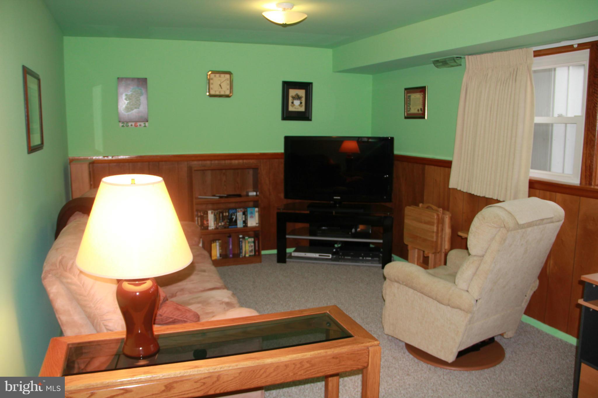 8912 Parlo Road Baltimore, MD 21236 - Photo 22 of 28 Family Room