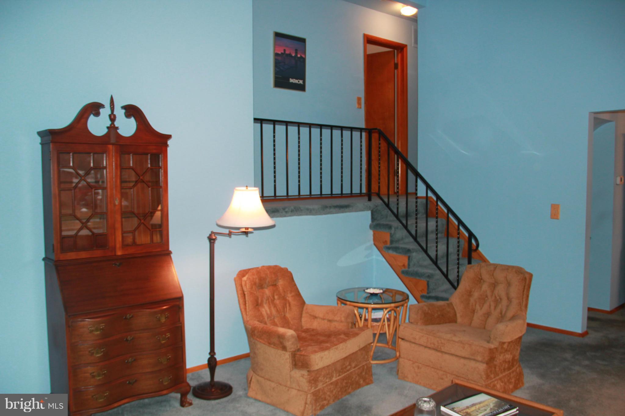 8912 Parlo Road Baltimore, MD 21236 - Photo 5 of 28 Living Room