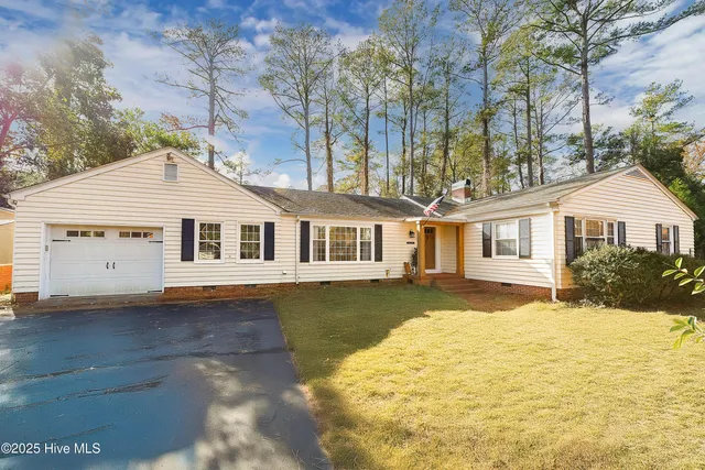 $485,000 | 4705 Trent Woods Drive, Trent Woods, NC 28562