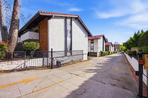 $548,000 | 31580 Agoura Road, Unit 4, Westlake Village, CA 91361