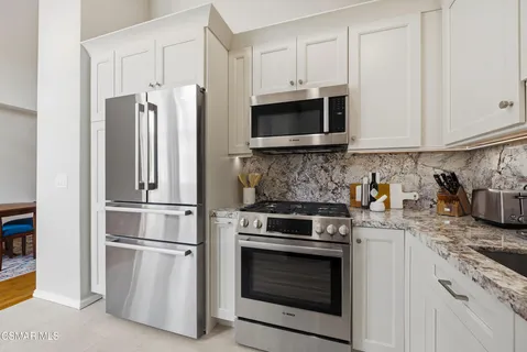 $548,000 | 31580 Agoura Road, Unit 4, Westlake Village, CA 91361