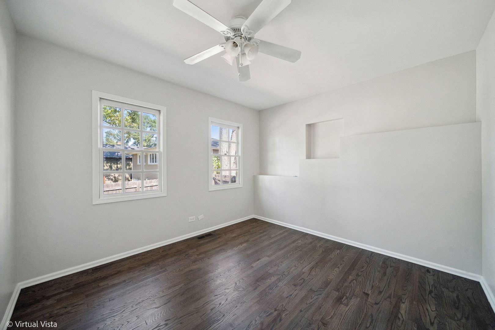 4512 Cumnor Road Downers Grove, IL 60515 - Photo 23 of 39 Gallery Image 23