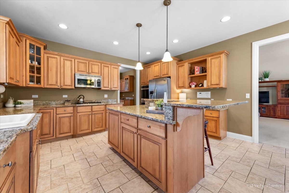 3N927 Walt Whitman Road St. Charles, IL 60175 - Photo 12 of 68 Gallery Image 12