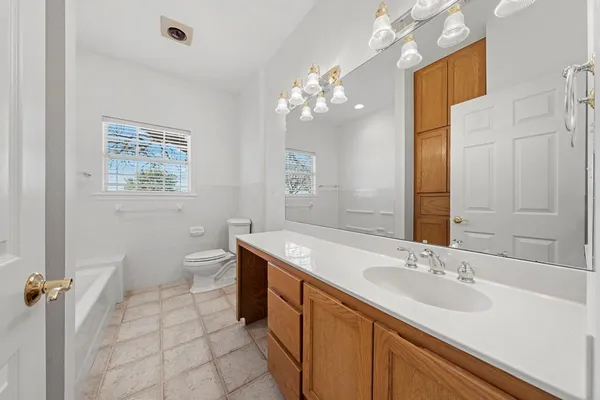 $1,499,000 | 10001 North N Highway, Shelbyville, TX 75973