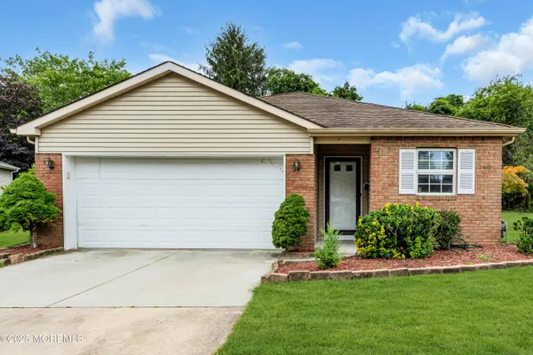 a front view of house with yard