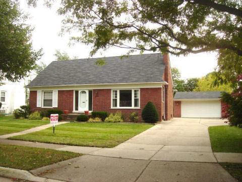 693 Hawthorne Road Grosse Pointe, MI 48236 - Photo 1 of 10 653844.JPG