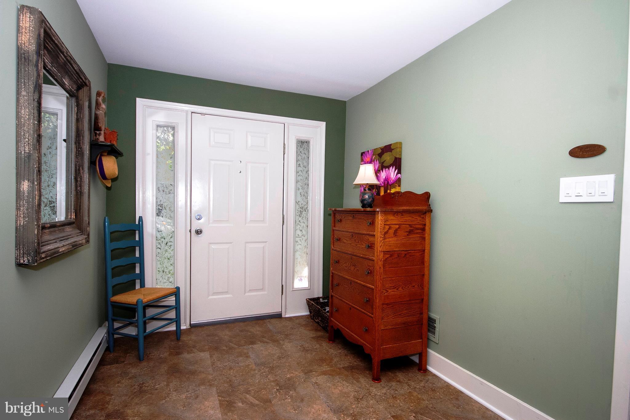 5204 Downing Road Baltimore, MD 21212 - Photo 2 of 29 Front Entry Foyer