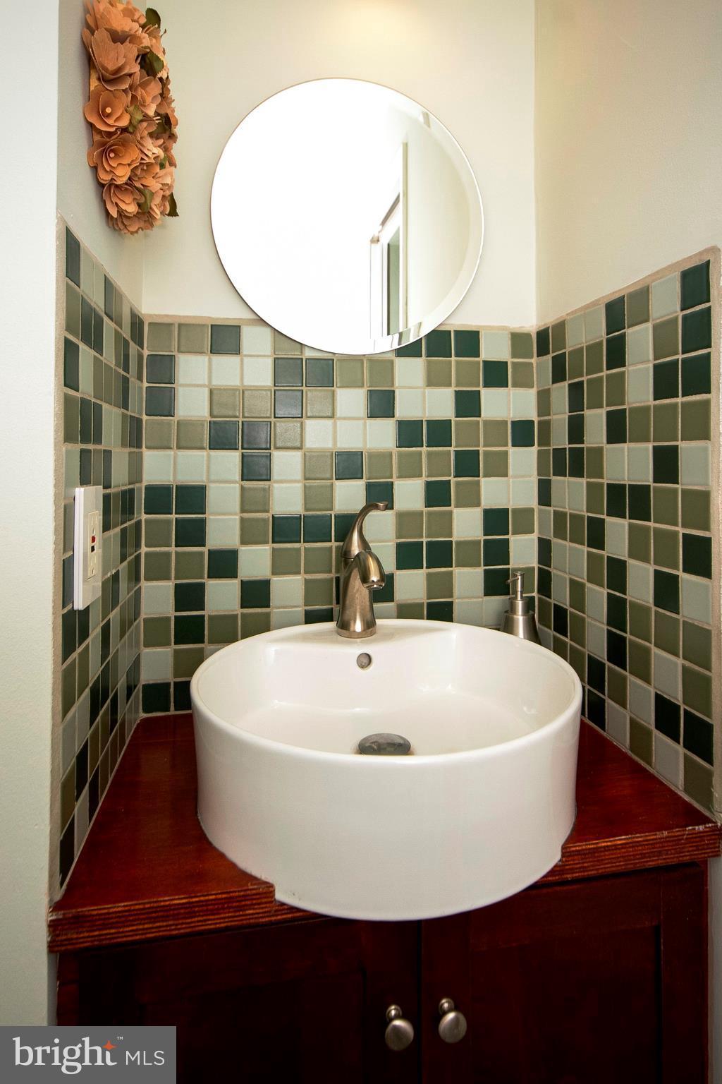 5204 Downing Road Baltimore, MD 21212 - Photo 14 of 29 Powder Room off Kitchen