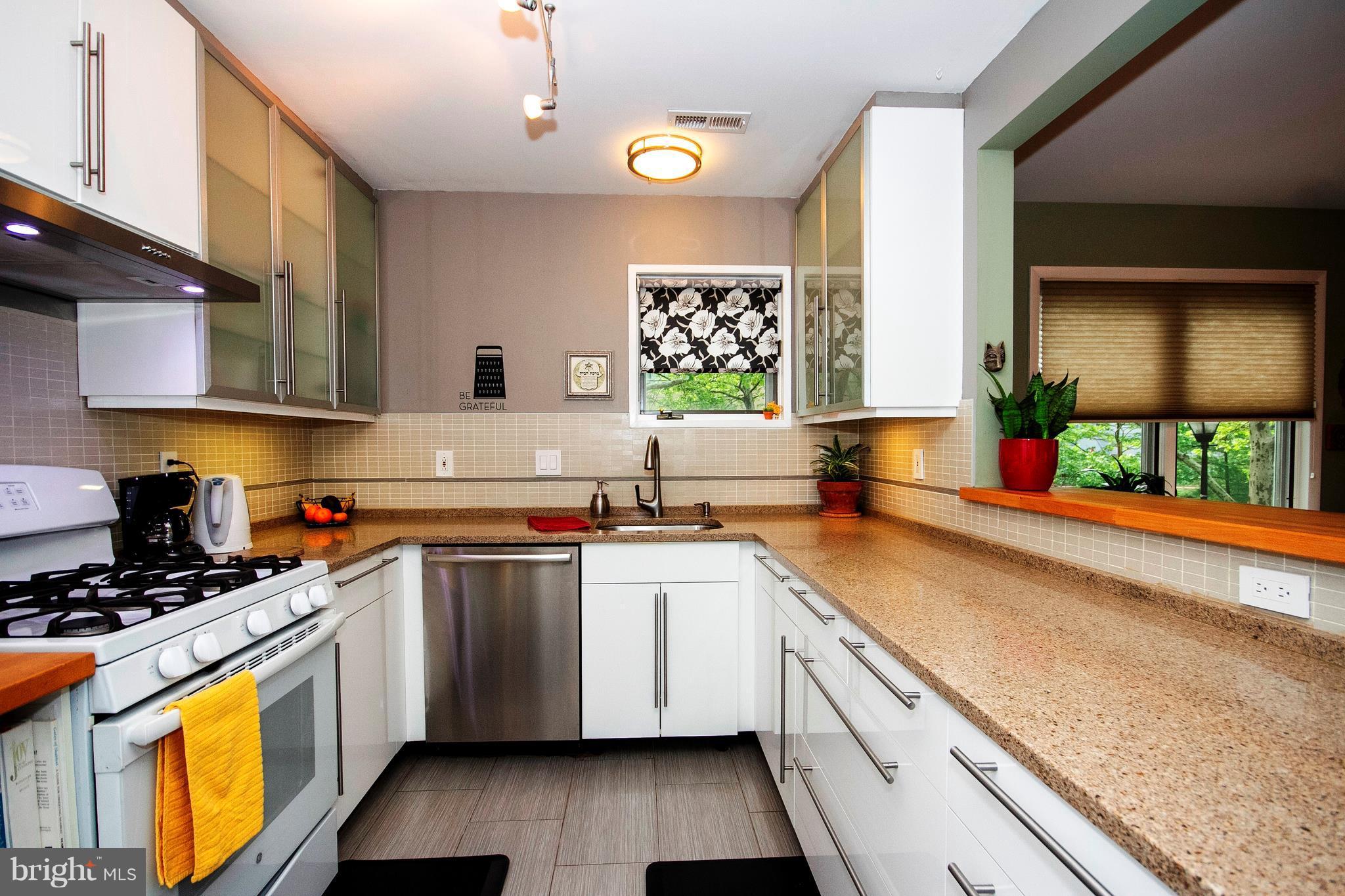 5204 Downing Road Baltimore, MD 21212 - Photo 16 of 29 Kitchen