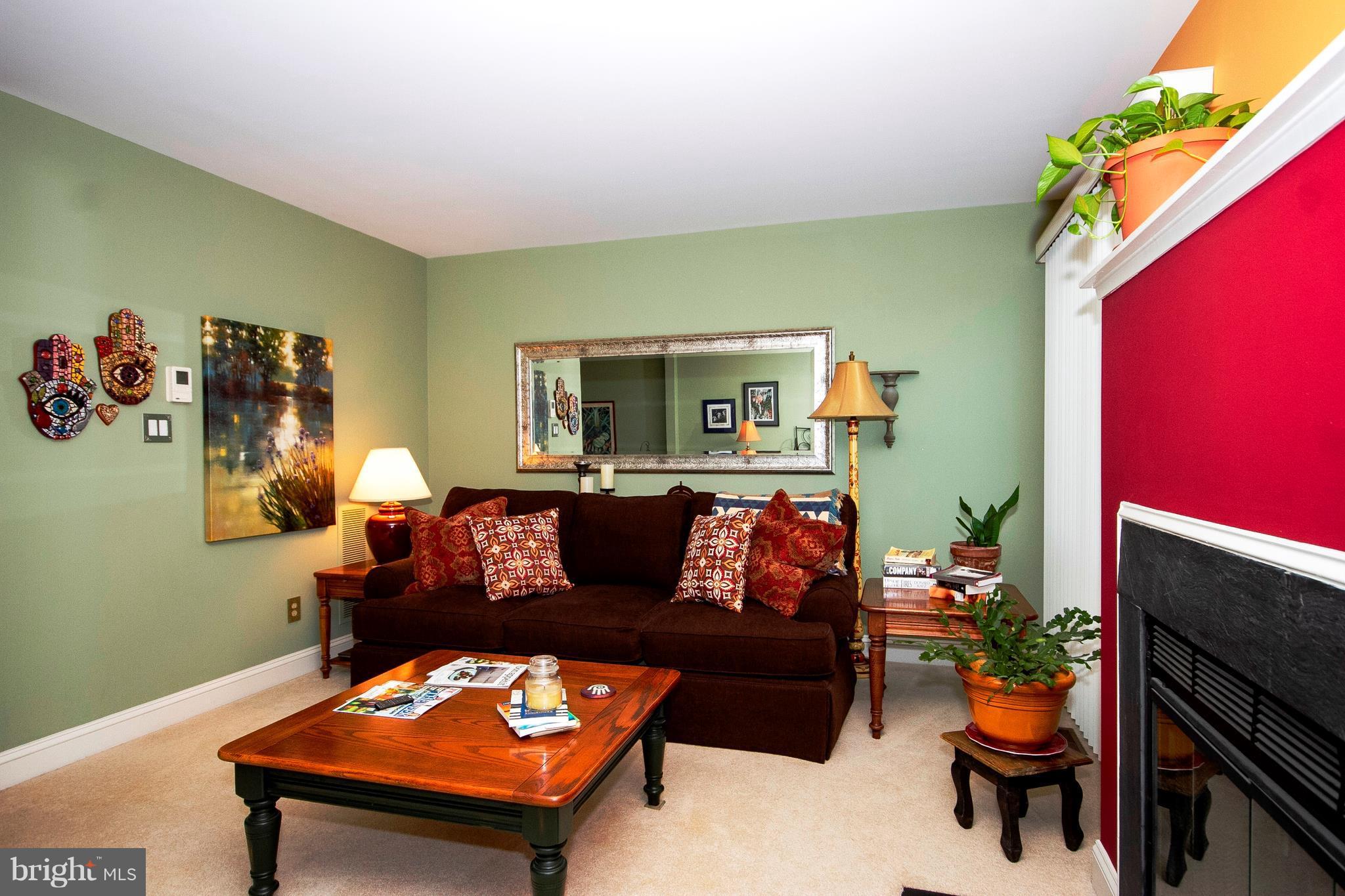 5204 Downing Road Baltimore, MD 21212 - Photo 7 of 29 Living Room
