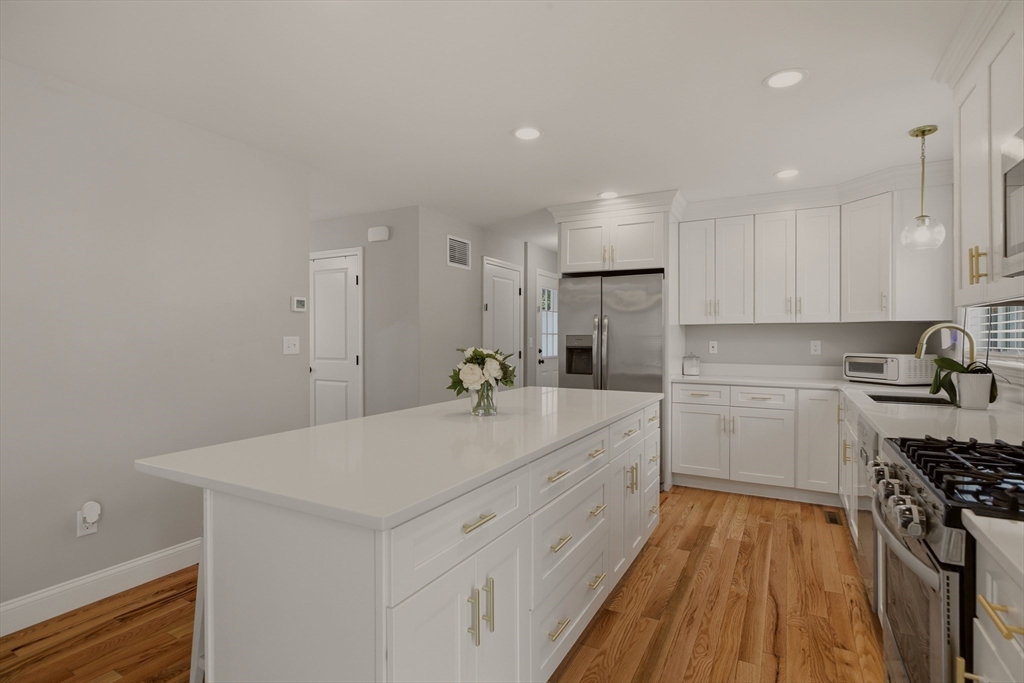 8 Princeton Circle Fall River, MA 02724 - Photo 12 of 41