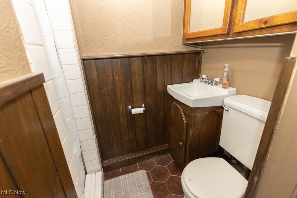 14724 Alger Road Cleveland, OH 44111 - Photo 21 of 26 Gallery Image 21