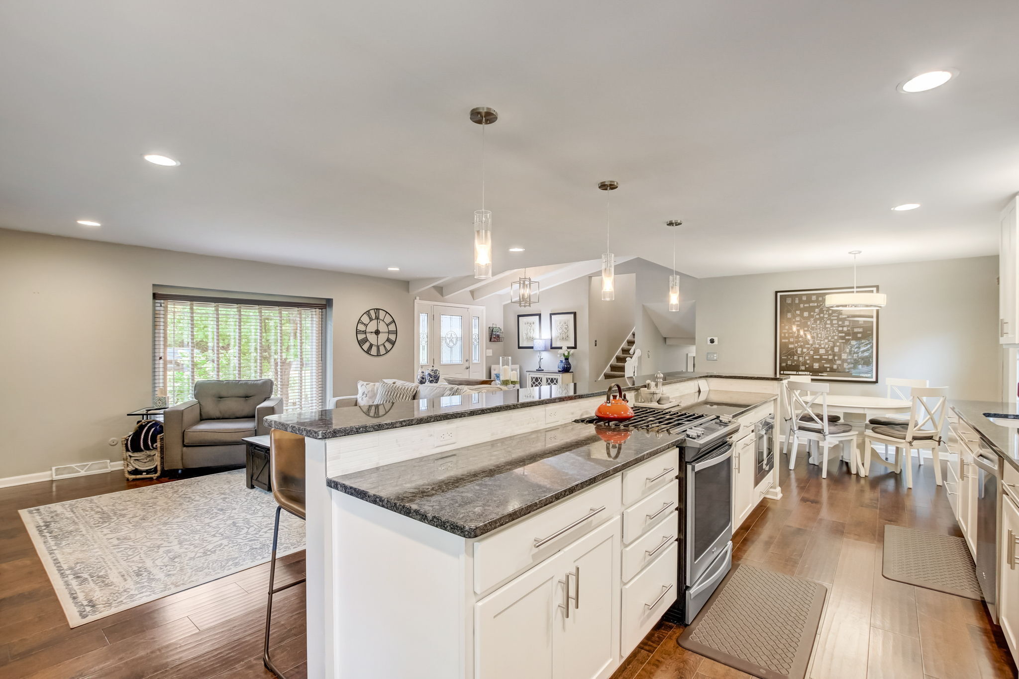 7215 Dean Road Indianapolis, IN 46240 - Photo 5 of 48