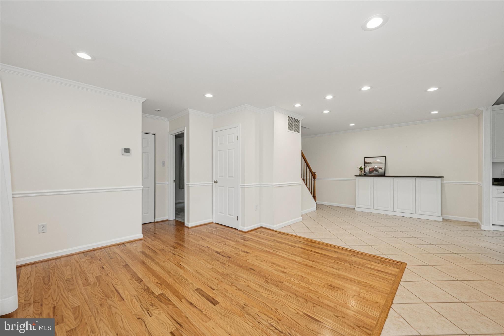 6596 East Lakeridge Road New Market, MD 21774 - Photo 22 of 131 Living Room