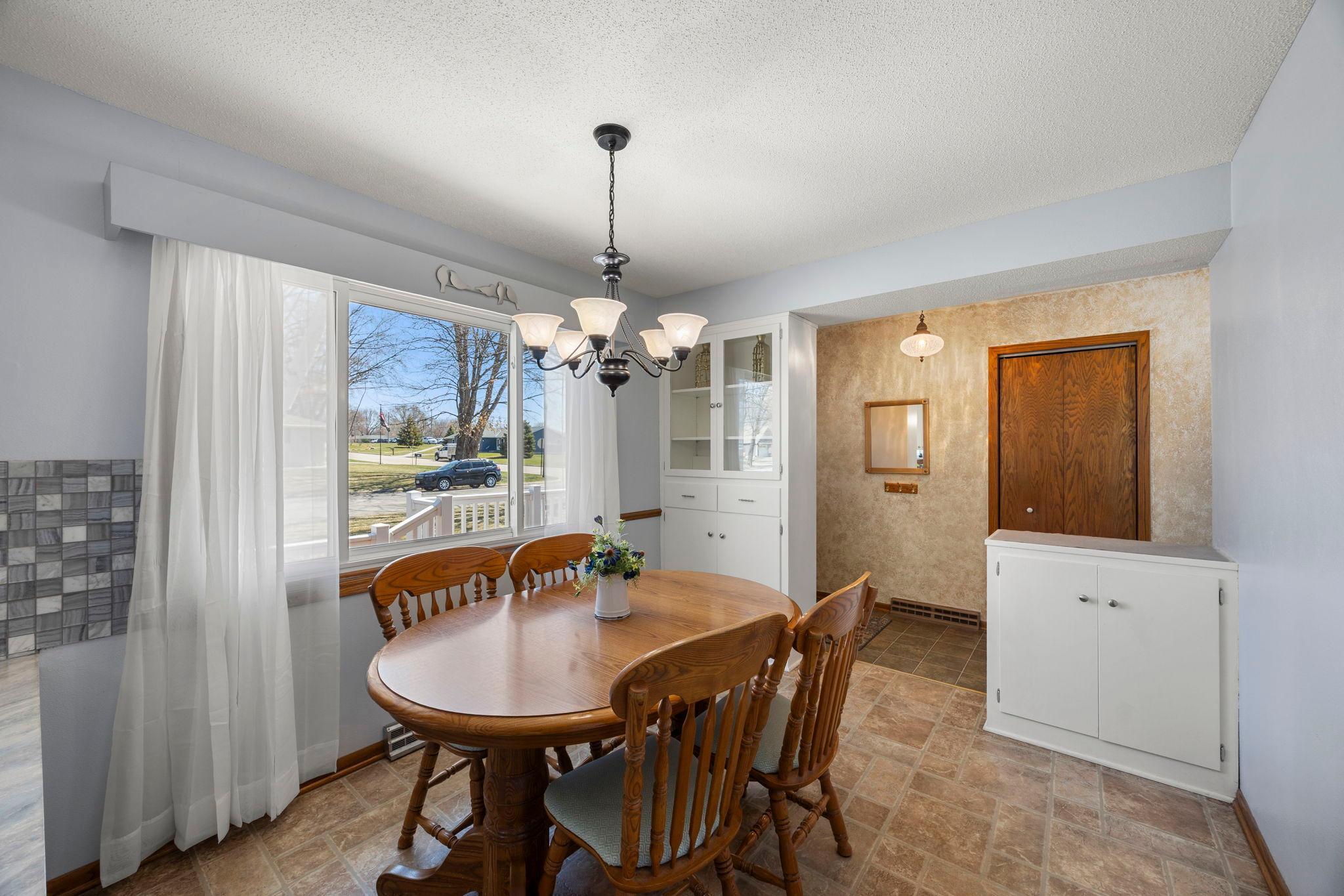 326 Larson Street Southwest Hutchinson, MN 55350 - Photo 8 of 62