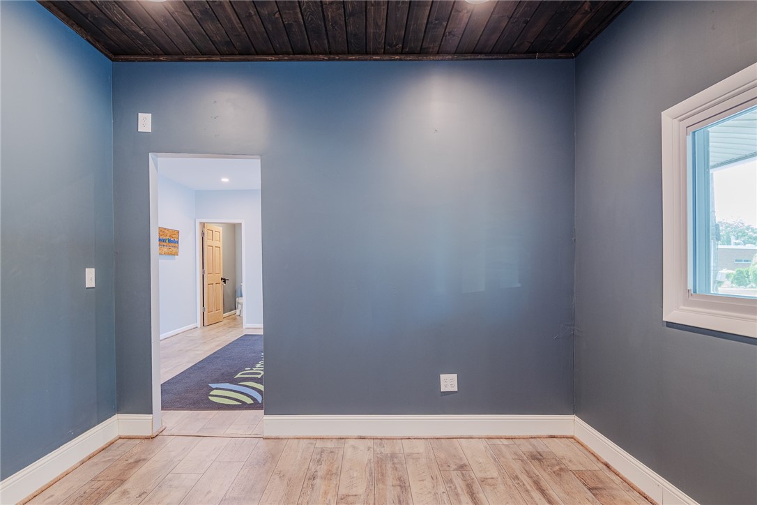 70 Cooper Road Irondequoit, NY 14617 - Photo 14 of 31