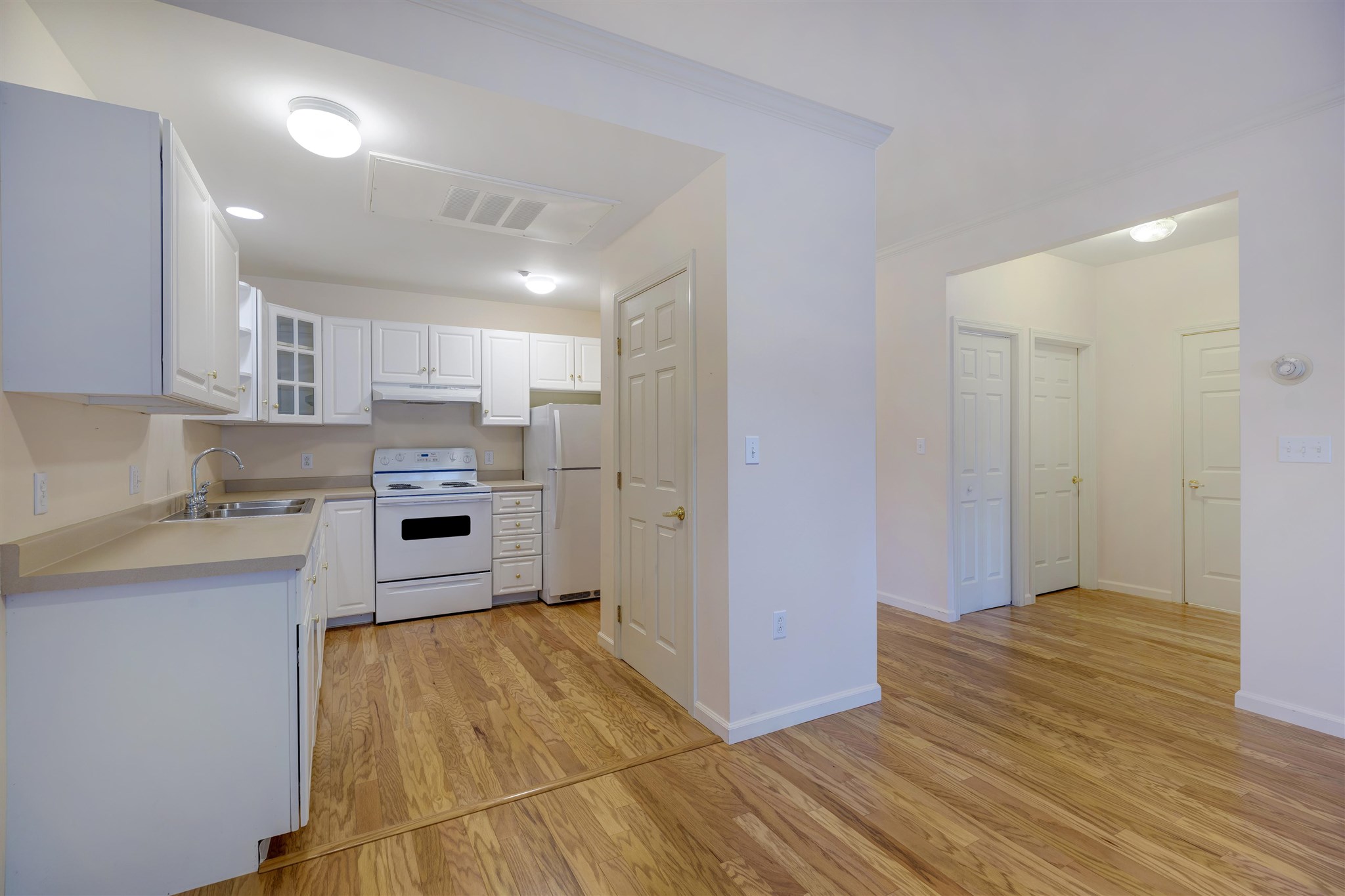 85 South Main Street, Unit 8 Hanover, NH 03755 - Photo 8 of 19 Gallery Image 8