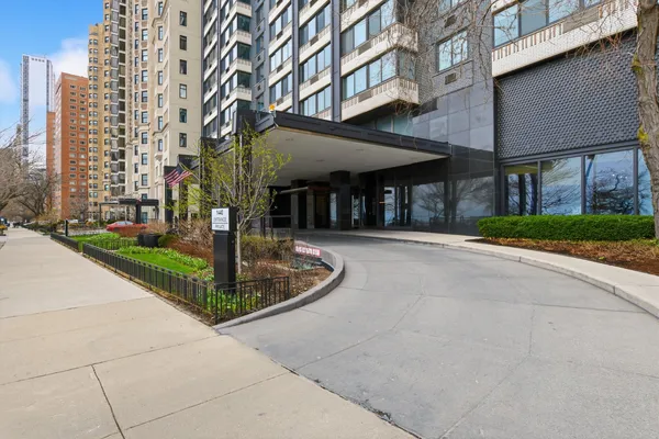 $1,700 | 1440 North Lake Shore Drive, Unit 5F, Chicago, IL 60610