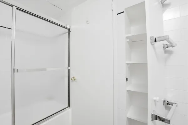 $1,700 | 1440 North Lake Shore Drive, Unit 5F, Chicago, IL 60610