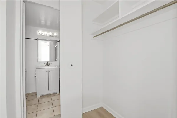 $1,700 | 1440 North Lake Shore Drive, Unit 5F, Chicago, IL 60610
