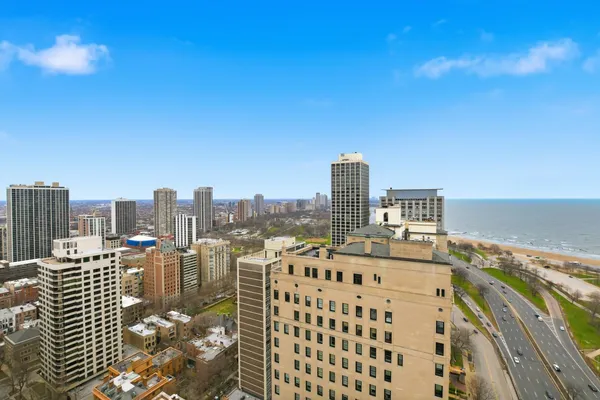 $1,700 | 1440 North Lake Shore Drive, Unit 5F, Chicago, IL 60610
