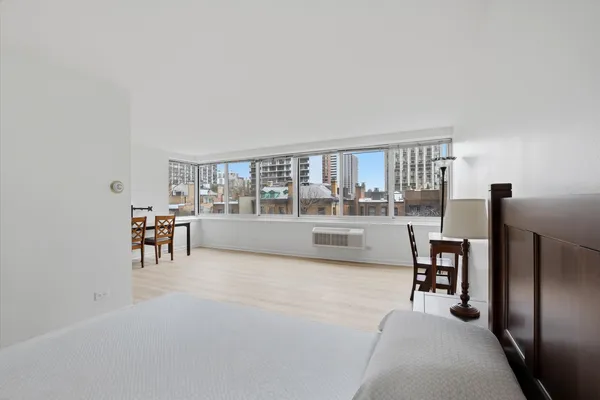 $1,700 | 1440 North Lake Shore Drive, Unit 5F, Chicago, IL 60610