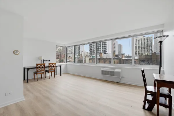 $1,700 | 1440 North Lake Shore Drive, Unit 5F, Chicago, IL 60610