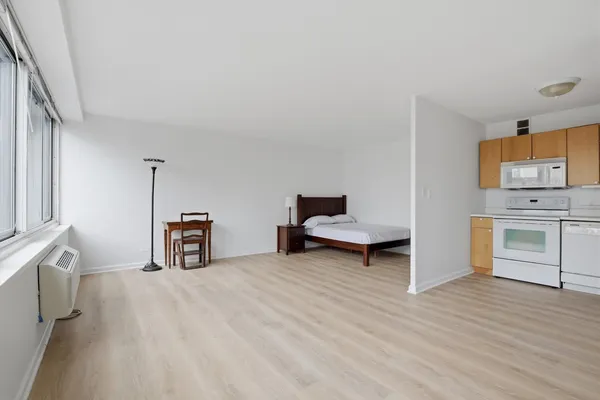 $1,700 | 1440 North Lake Shore Drive, Unit 5F, Chicago, IL 60610