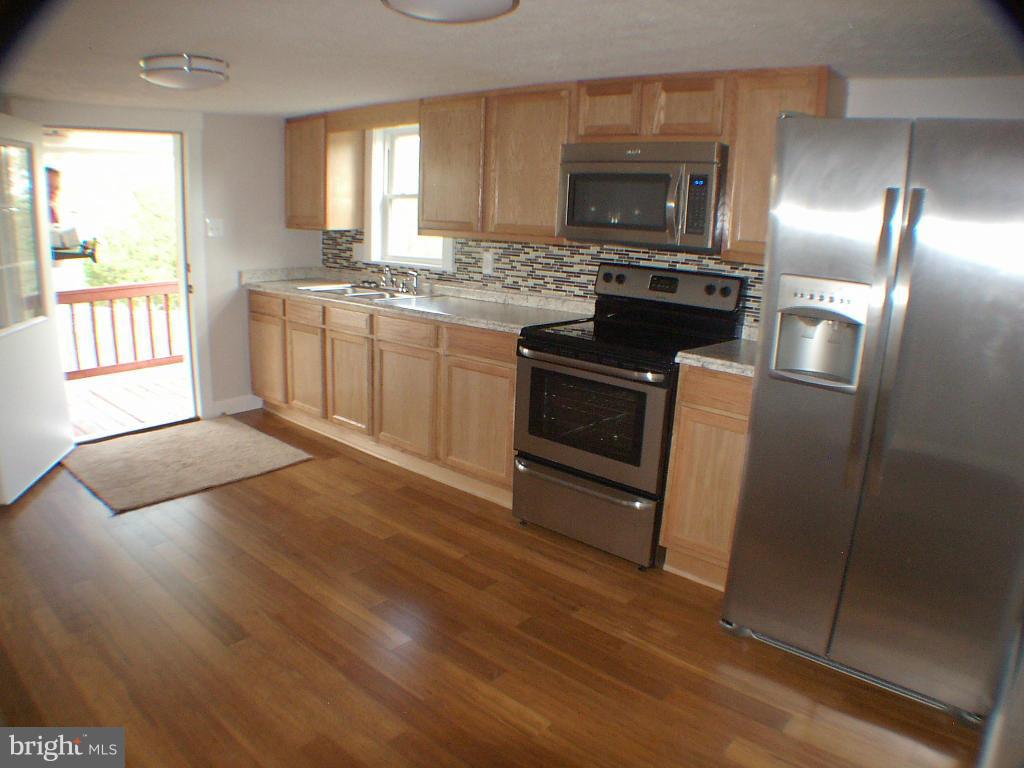 239 McDonald Road Winchester, VA 22602 - Photo 5 of 26 Kitchen