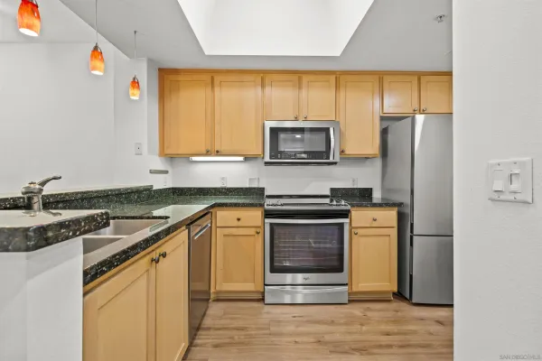 $2,375 | 2400 Fifth Avenue, Unit 103, San Diego, CA 92101