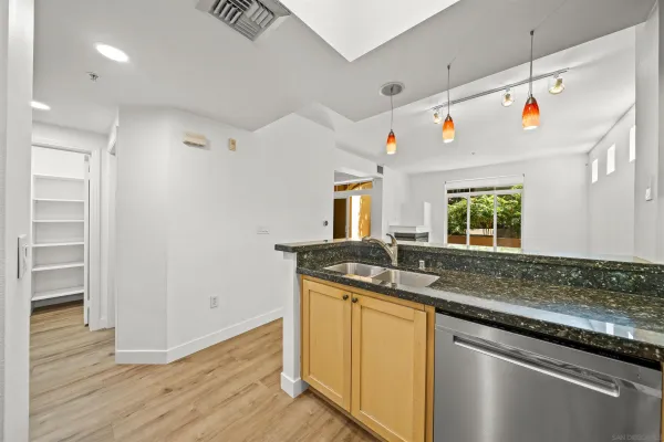 $2,375 | 2400 Fifth Avenue, Unit 103, San Diego, CA 92101