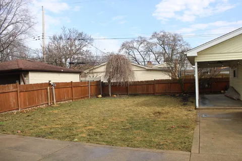 $395,000 | 5123 Wolfe Drive, Oak Lawn, IL 60453