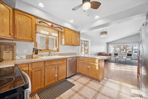 $395,000 | 5123 Wolfe Drive, Oak Lawn, IL 60453