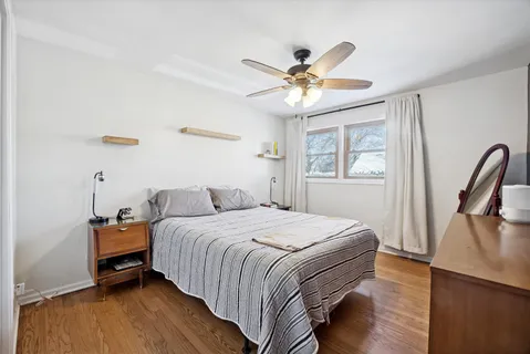 $395,000 | 5123 Wolfe Drive, Oak Lawn, IL 60453