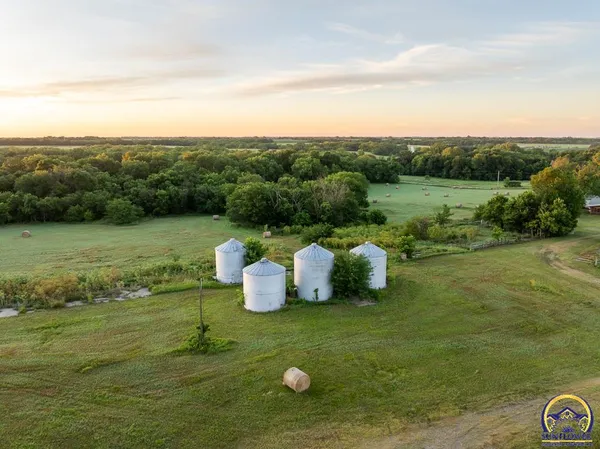 $734,604 | 448 700 Road, Alta Vista, KS 66834