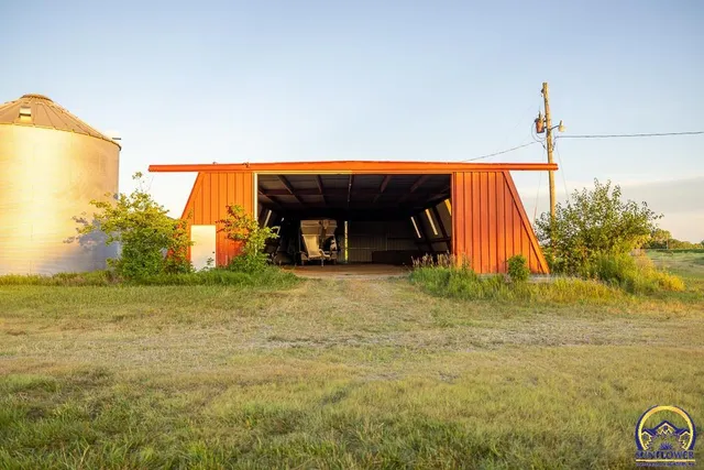 $734,604 | 448 700 Road, Alta Vista, KS 66834