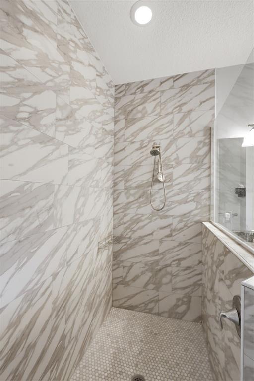 205 Merlot Street DeLand, FL 32724 - Photo 20 of 34 a bathroom with a shower