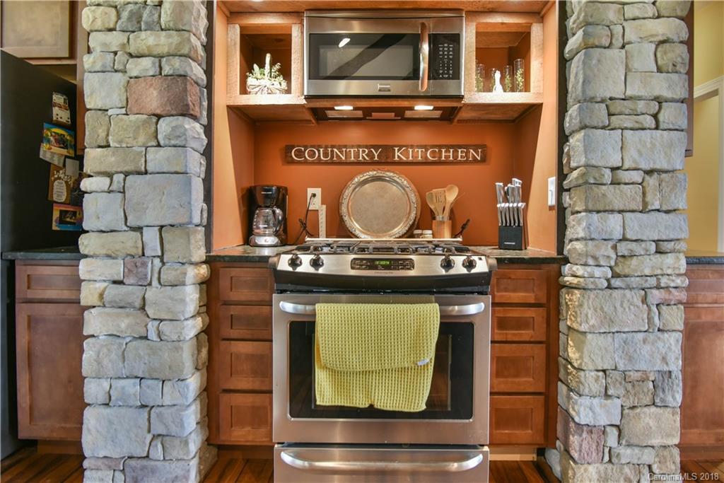 164 Israel Road Leicester, NC 28748 - Photo 9 of 36 Gallery Image 9