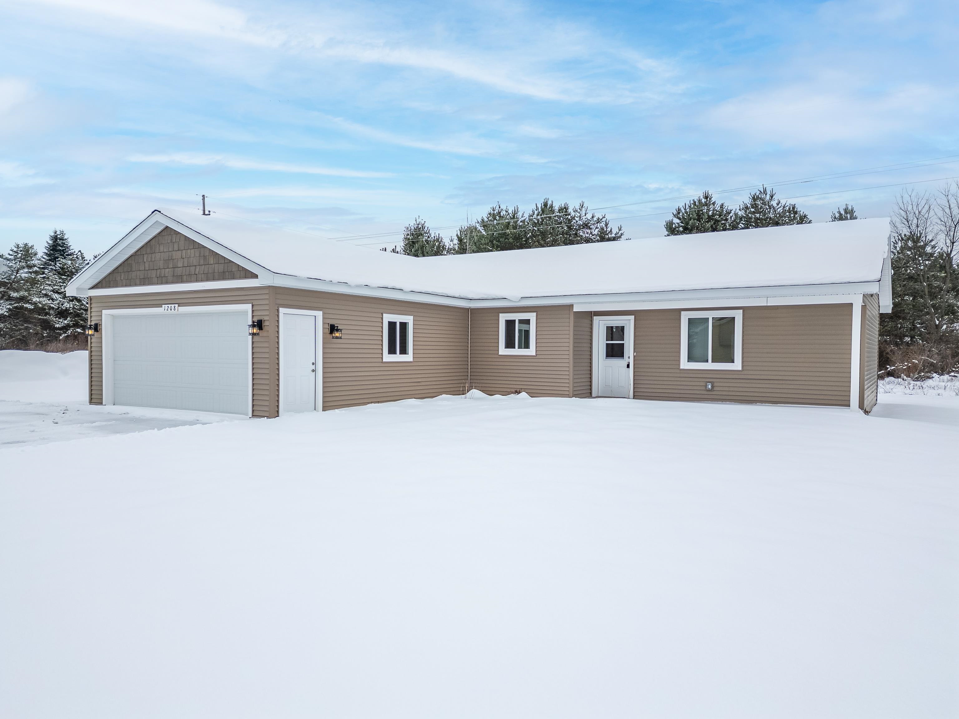 1208 Pheasant Run Gladwin, MI 48624 - Photo 3 of 42