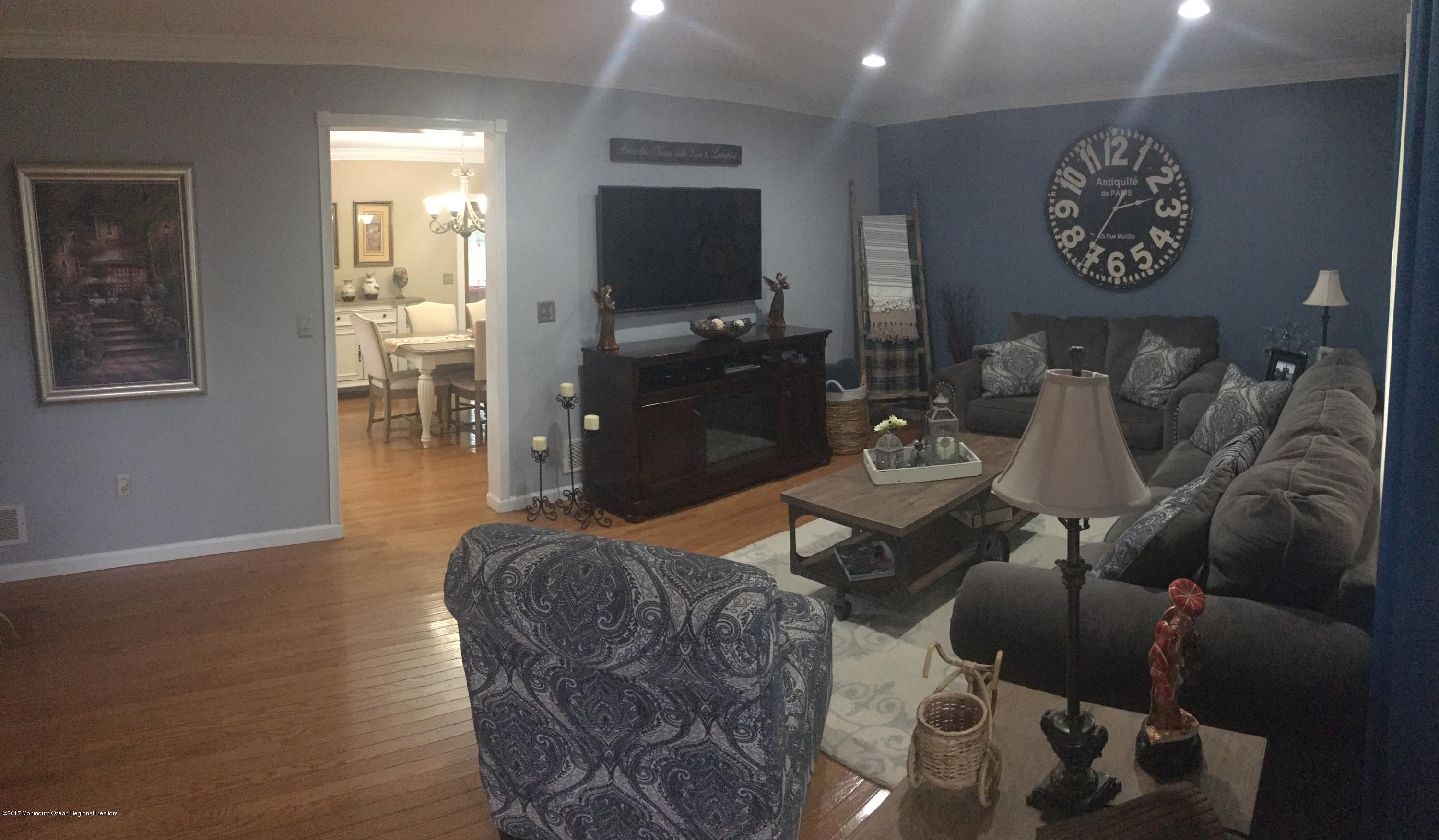 81 Bennetts Mills Road Jackson, NJ 08527 - Photo 3 of 16 LIVING ROOM
